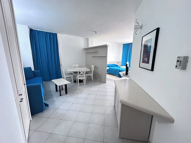 غرفة عائلية بسرير مزدوج بإطلالة على البحر مع أريكة، Miralonga Hotel 6/9