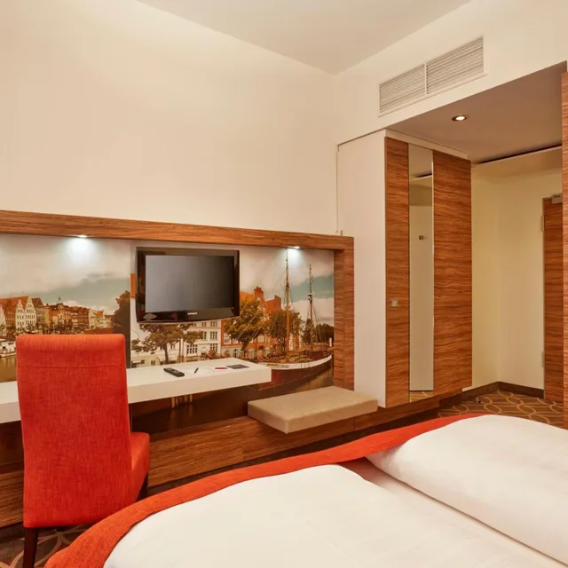 غرفة قياسية بسرير مزدوج، H+ HOTEL LUBECK 4/8