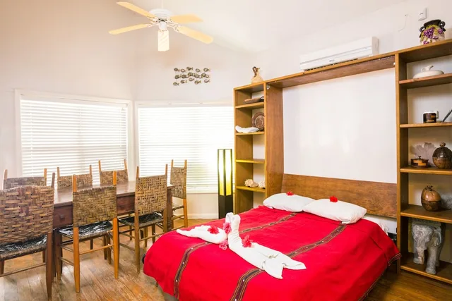 2 Bedrooms, Beach House, 2 King Beds, 2 Murphy Beds, 2 Queen Beds, 2 Bathrooms، Bananarama Dive and Beach Resort 1/3