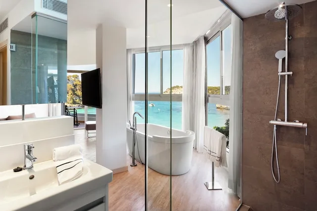 The Level, Family Suite, Queen Bed، Melia Cala Galdana 6/9