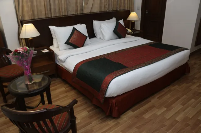غرفة سوبيريور بسرير فردي، Velvet Apple Hotels 4/6