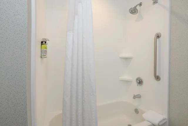 1 Bedroom, Suite, King Bed, Living Area, Holiday Inn Express Hotel Suites Richwood Cincinnati South 7/8