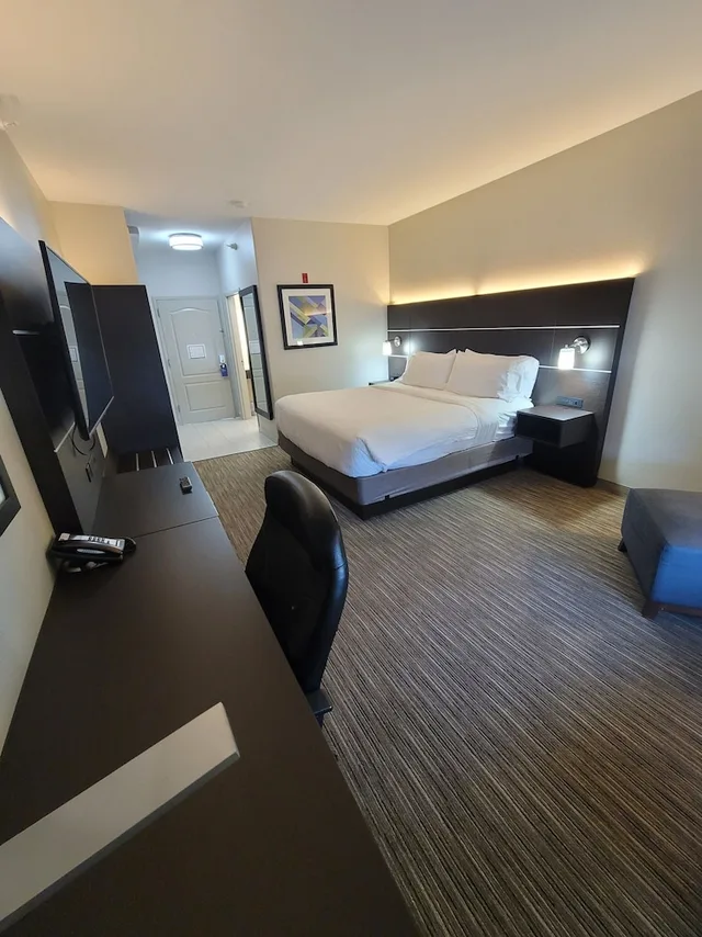 Standard, King Bed, Holiday Inn Express and Suites - Junction City, Kansas 2/3