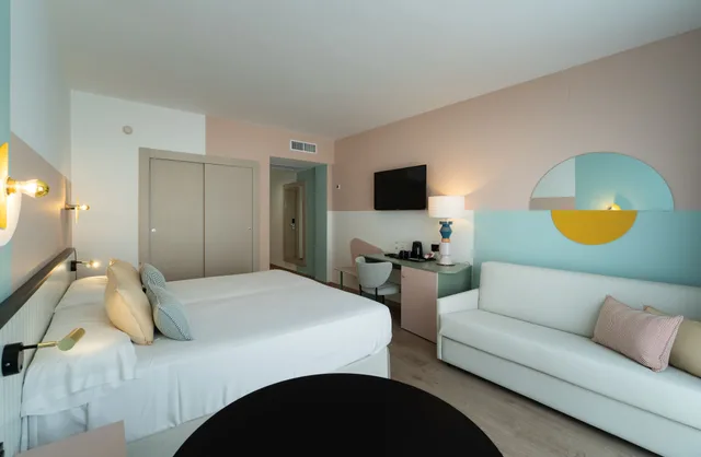 Club, Superior, Side Sea View, Pool View, Pez Espada 3/9