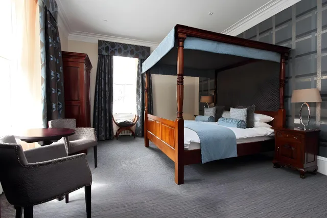 جناح بسرير كينج مع أريكة، Skeabost House Hotel 1/1