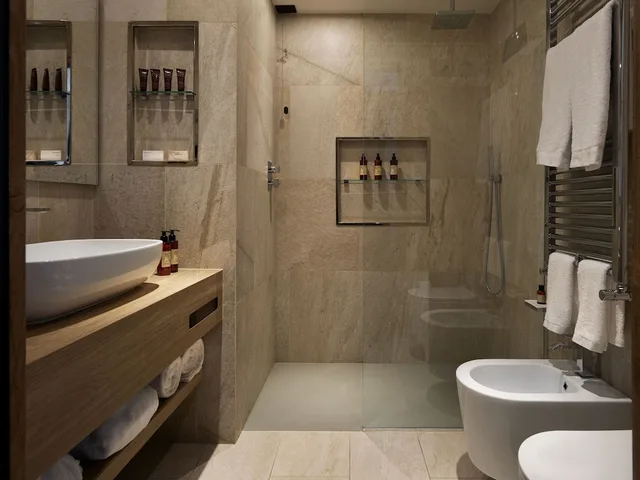Executive, Suite, King Bed, Sofa, Sauna، VRetreats Cervino The Alps 3/3