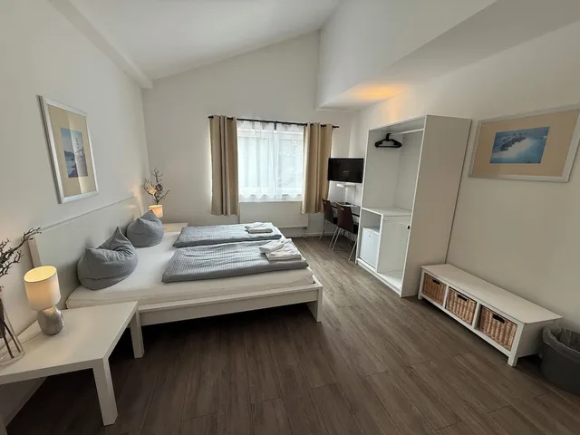 Room, Twin Beds, Pension Wess 2/3