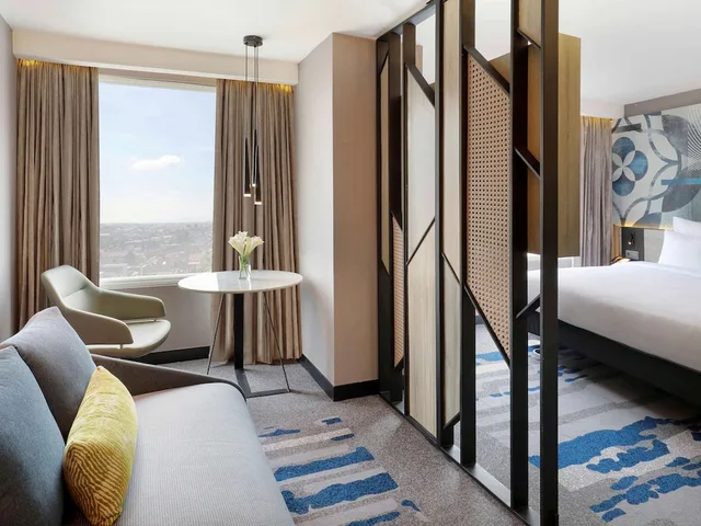 جناح جونيور بسرير كينج، Novotel Suites Yogyakarta Malioboro 1/7