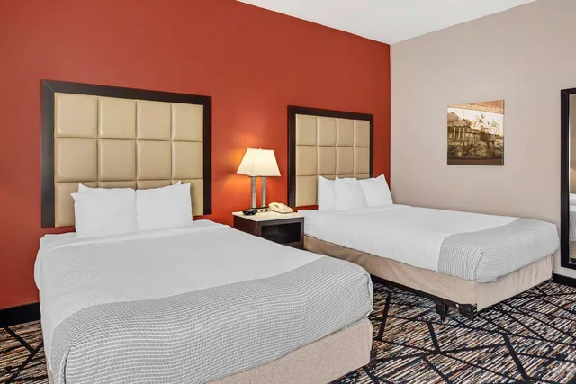 غرفة بسريرين كوين مع أريكة لذوي الإعاقة، Best Western Carlisle 1/3