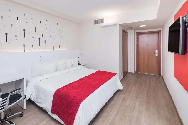 غرفة فاخرة بسرير مزدوج، eSuites Virginia Luxemburgo 1/2
