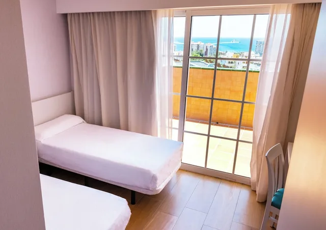 دوبلكس بريميوم بسريرين منفصلين وسرير مزدوج مع أريكة في الملحق، Paradise Park Fun Lifestyle Hotel 8/10