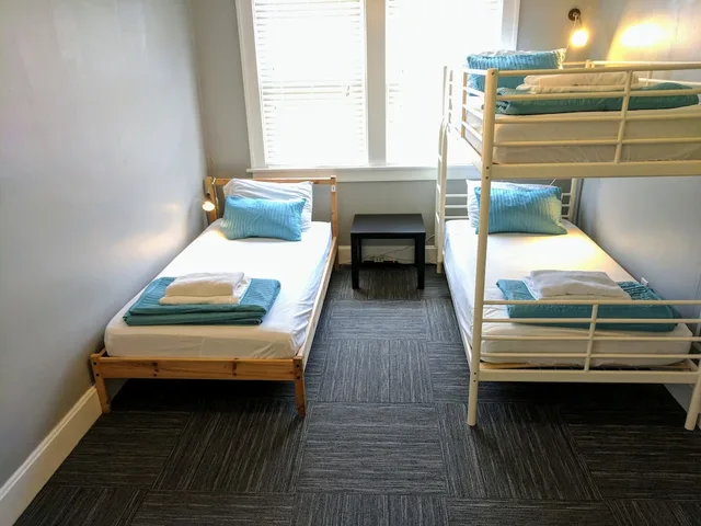 Family, Town House, 5 Beds، The Wayfaring Buckeye Hostel 4/5