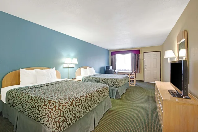 غرفة قياسية بسريرين كوين، Days Inn By Wyndham San Antonio Near Fiesta Park 2/10