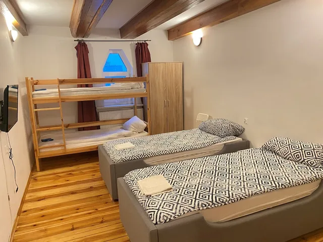 غرفة سوبيريور رباعية بسريرين منفصلين وسرير بطابقين، Hostel Sweet Dream Accommodations 1/3