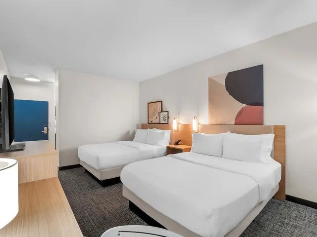 غرفة بسريرين كوين، Comfort Inn & Suites University South 2/5