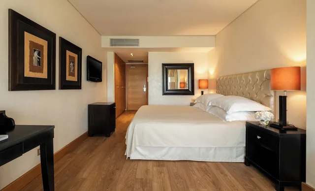 غرفة كومفورت ثلاثية بإطلالة على المدينة، Plaza Resort Hotel 1/8