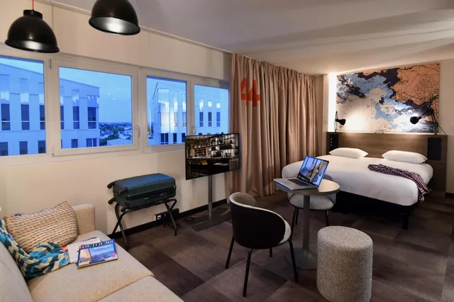 جناح بسرير كوين مع أريكة، Ibis Styles Saint Nazaire Centre Gare 2/8