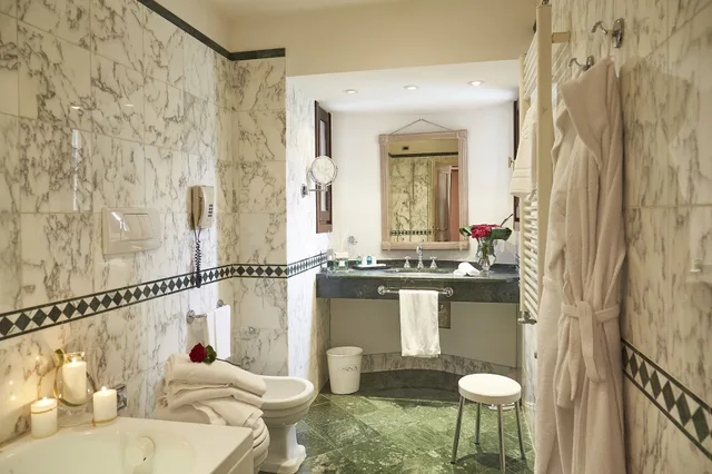 جناح بانورامي بإطلالة على القناة، Sina Palazzo Sant'angelo 3/3