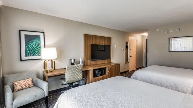 غرفة بسريرين كوين، Holiday Inn Dallas Market Ctr Love Field, an IHG hotel 1/4