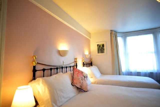 غرفة عائلية، Newton House 2/2