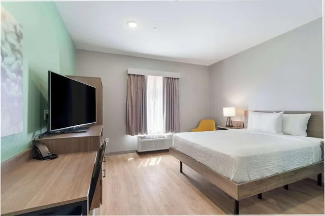 غرفة بسرير كوين لذوي الإعاقة، ECHO Suites Extended Stay by Wyndham Dallas Plano/Richardson 1/8