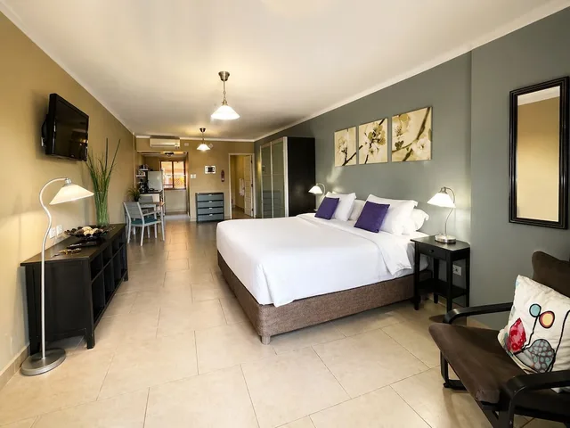 Studio, King Bed, Terrace, Eden Beach Resort 5/6