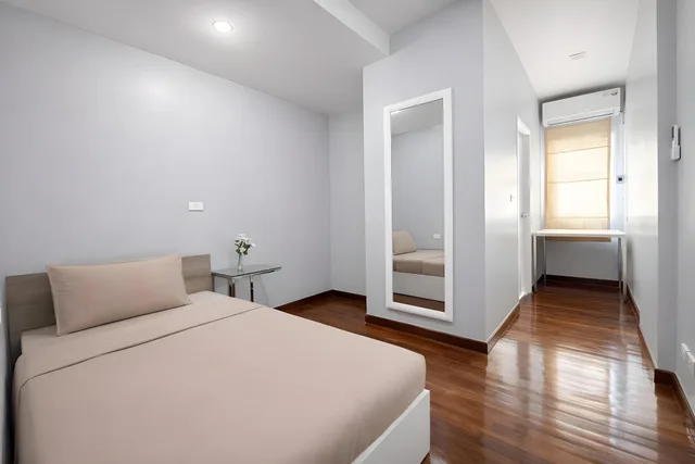 غرفة مفردة صغيرة، The Sriracha Residence 1/1
