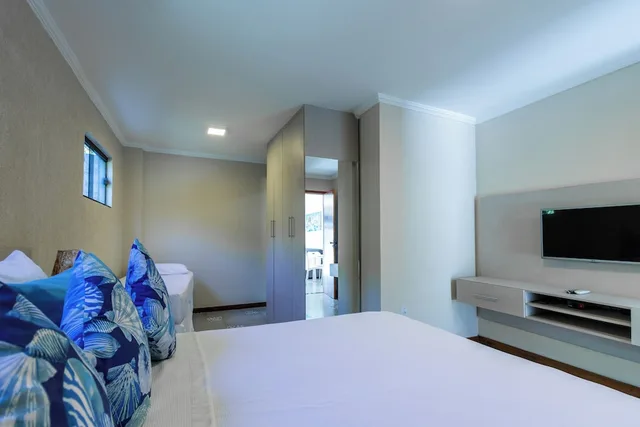 شقة بسرير كوين وسرير فردي بغرفة نوم واحدة مع أريكة، Residencial Brava Club Exclusive 2/5