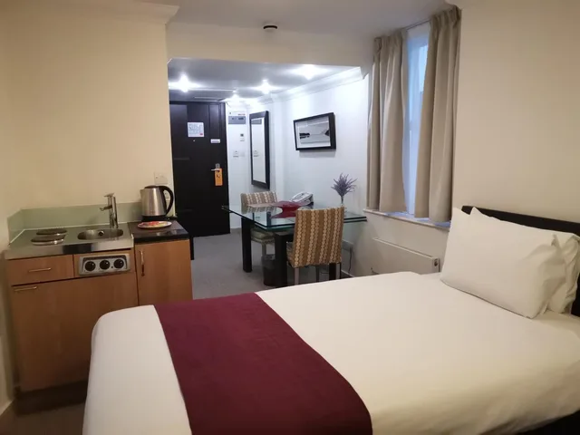 غرفة بسريرين منفصلين، The Royale Chulan Hyde Park 10/10