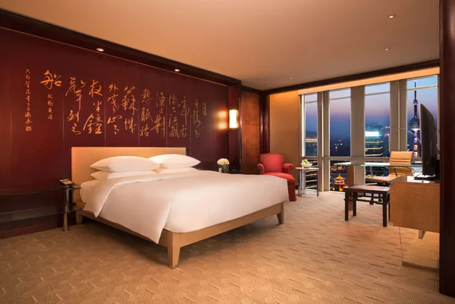 غرفة بسرير كينج، GRAND HYATT SHANGHAI 3/6