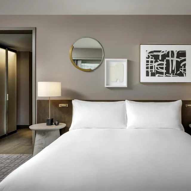 1 Bedroom, Suite, King Bed, 2 Bathrooms, 2 Balconies, Corner, Accessible، Fairmont Century Plaza Los Angeles 2/5