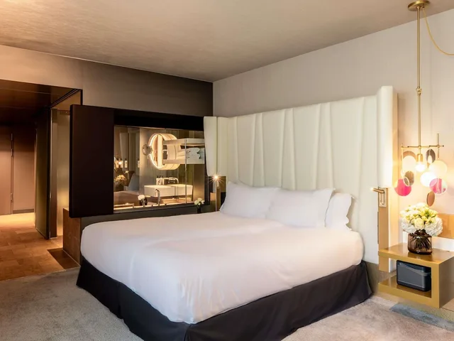 غرفة فاخرة بسريرين منفصلين، Sofitel Munich Bayerpost 1/10