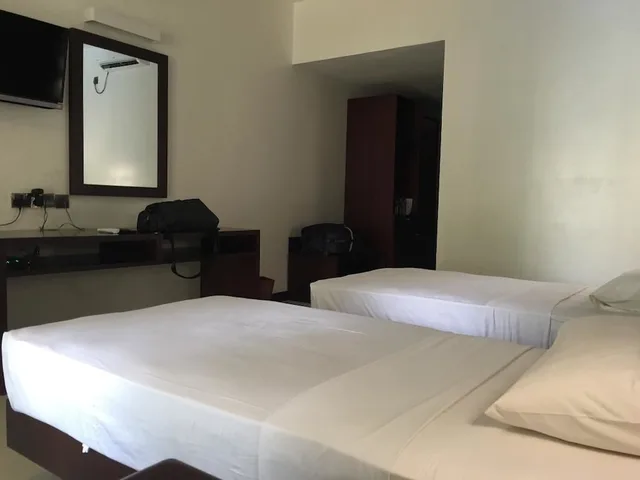 غرفة ديلوكس ثلاثية بسرير مزدوج وسرير فردي، Miridiya Lake Resort 3/7