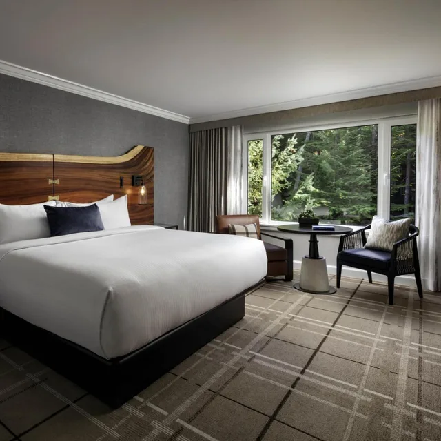 غرفة ديلوكس بسرير كينج بإطلالة، Fairmont Chateau Whistler 2/7