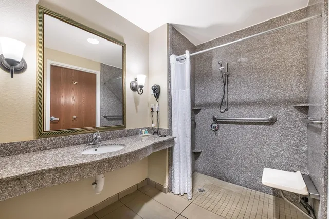 1 Bedroom, Suite, 2 Queen Beds, Sofa, Accessible, Comfort Suites Ocala - North 10/10