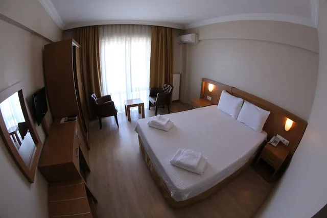 غرفة قياسية بسرير مزدوج بإطلالة جزئية على البحر، Turkuaz Beach Hotel 1/3