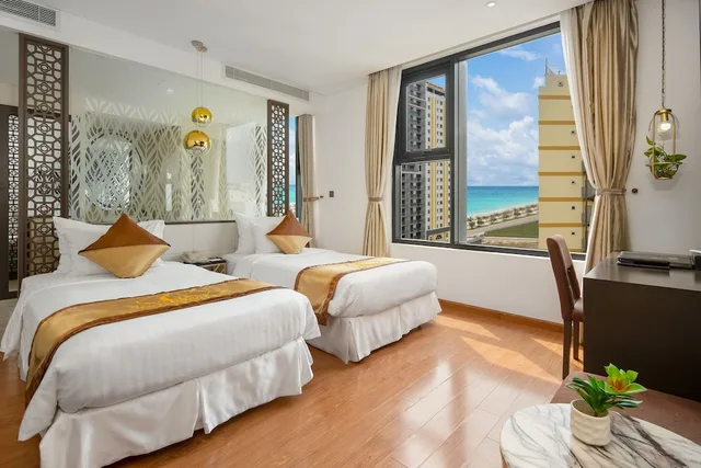 غرفة بريميوم ديلوكس بسرير مزدوج بشرفة بإطلالة جزئية على البحر، Cicilia Hotels & Spa Danang 2/10
