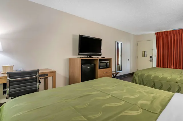 Room, Multiple Beds، Quality Inn Brunswick 2/4