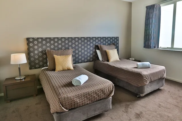 3 Bedrooms, Spa, Luxury, Apartment, 3 Queen Beds، Lady Bay Resort 3/8