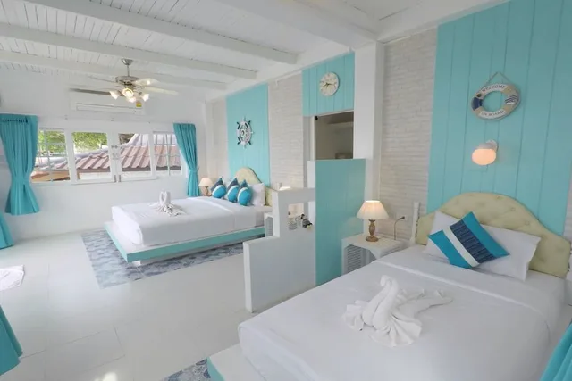 غرفة ثلاثية بسرير كينج وسرير فردي بإطلالة على البحر، DD Hut Koh Tao 2/7