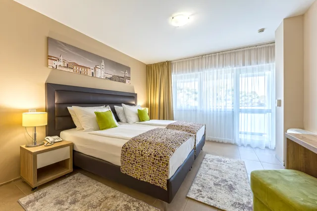 غرفة بريميوم بشرفة، Hotel Pinija 3/9
