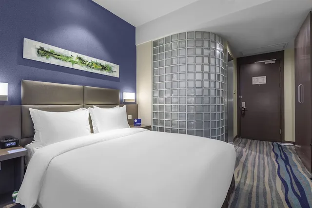 Standard, Queen Bed, Extra Floor Space، Holiday Inn Express SHENYANG NORTH STATION 3/7