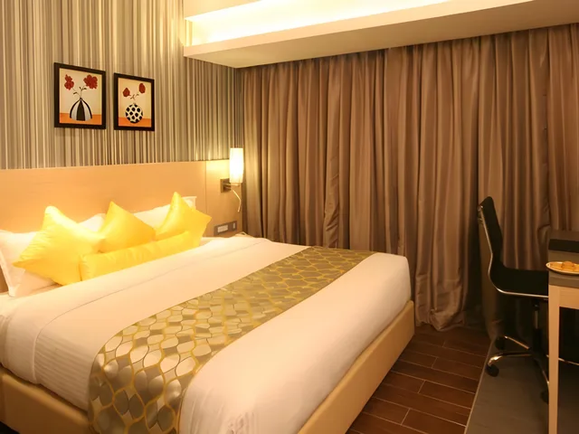 غرفة ديلوكس بسرير مزدوج، Landmark Residency 2/2