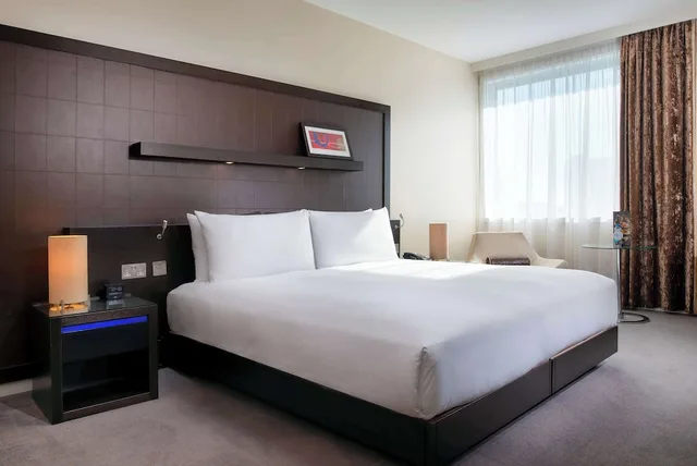 غرفة متصلة عائلية بسرير كوين، Hilton London Canary Wharf 2/10
