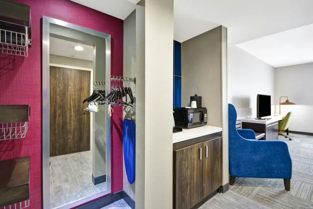 غرفة بسرير كينج، Hilton Garden Inn Tulsa-Broken Arrow 2/2