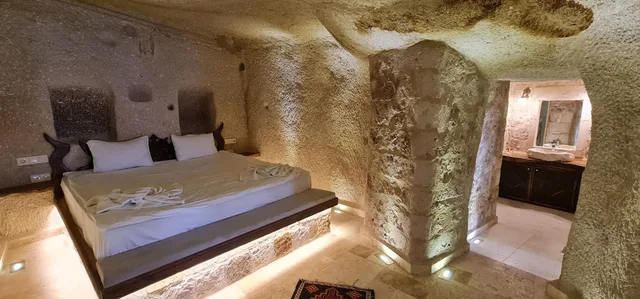Cave, Harem, Suite، Shoestring Cave House 1/2