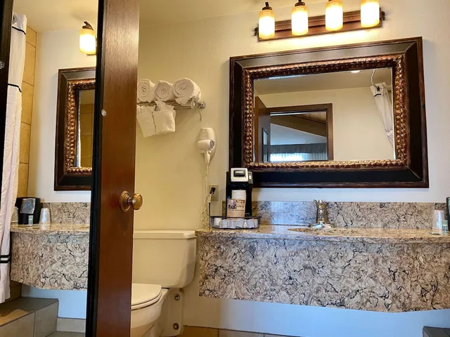 غرفة عائلية بسرير فردي، Best Western Sheridan Center 4/4
