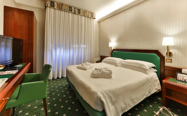 غرفة قياسية بسرير كوين للمدخنين، Hotel Astoria, Sure Hotel Collection by Best Western 1/6