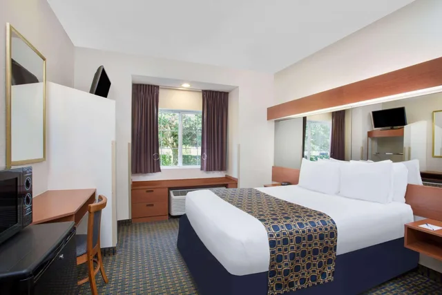غرفة بسرير كوين لذوي الإعاقة، Microtel Inn & Suites by Wyndham Leesburg/Mt Dora 1/1