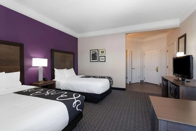 غرفة بسريرين مزدوجين لذوي الإعاقة، La Quinta Inn & Suites by Wyndham Denver Boulder-Louisville 3/5